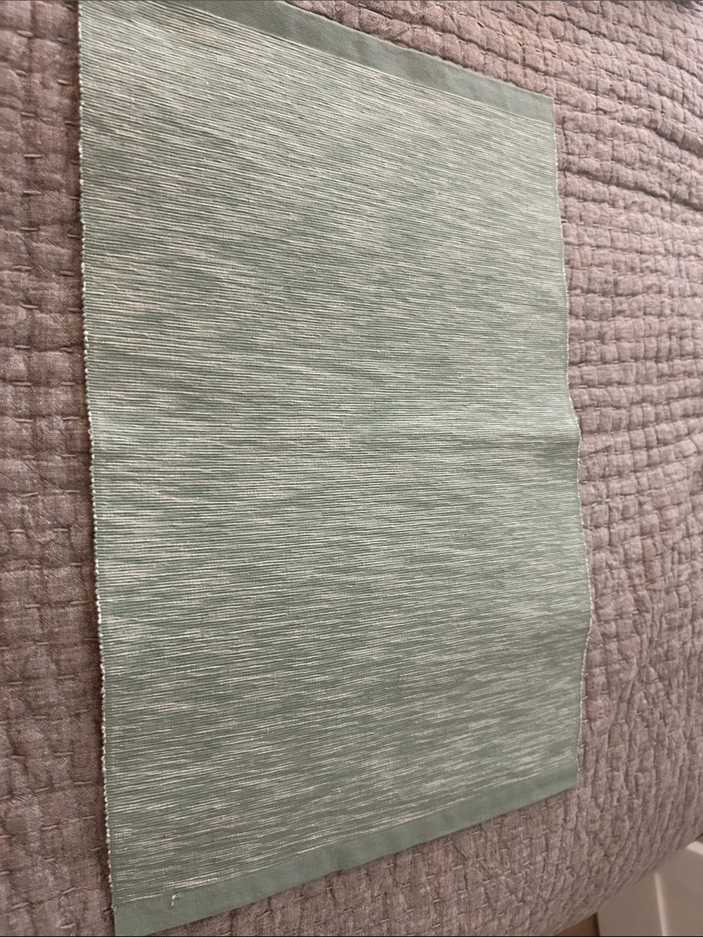 Pottery Barn Set of 4 Happy Easter striped napkins with matching placemats